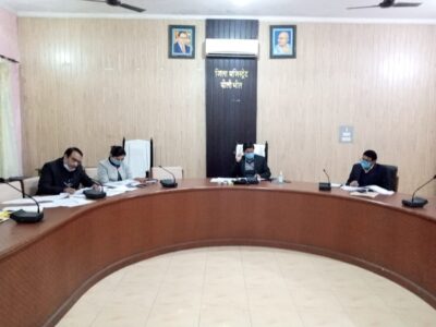 पीलीभीत: निर्माण कार्यों को समयबद्व व गुणवत्ता परक ढ़ंग से करें पूर्ण-जिलाधिकारी।