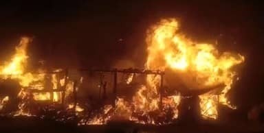 पीलीभीत: कलीनगर तीन छप्परपोश घरों में आग लगने से मचा कोहराम