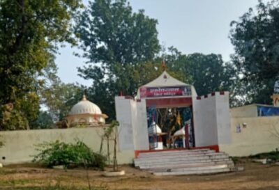 पीलीभीत: बाबा इकोहतर नाथ मंदिर से सोलर पैनल चुराने वाले के खिलाफ रिपोर्ट दर्ज।