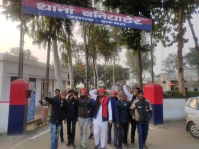 सम्भल: समाजवादी नेताओं ने रैली निकाली और हुए गिरफ्तार