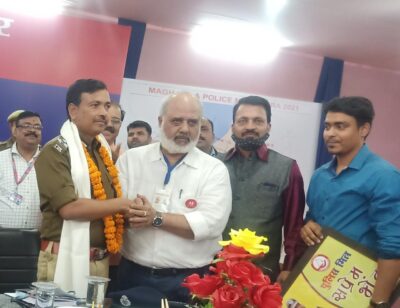 प्रयागराज : माघ मेला पुलिस प्रशिक्षण शिविर में रक्त दान करने वालों को किया गया सम्मानित,