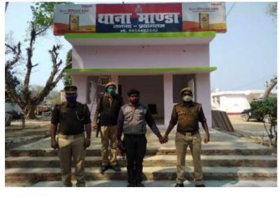 प्रयागराज : 03 पीस देशी बम के सांथ थाना मांडा से टाप,टेन एच0 एस0 अपराधी गिरफ्तार,