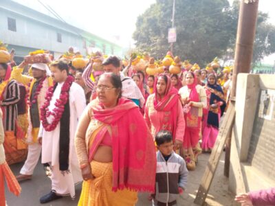 बरेली - आँवला नगर में निकाली गई भव्य कलश यात्रा