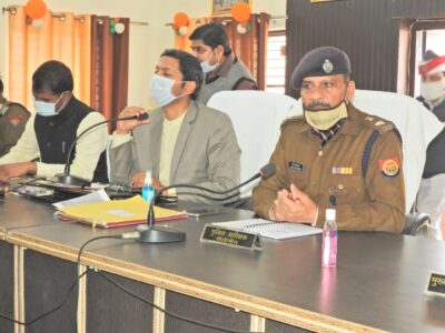 पीलीभीत: जिलाधिकारी एवं पुलिस अधीक्षक ने संपूर्ण समाधान दिवस के अवसर पर तहसील सदर में सुनी जनता की समस्याएं।