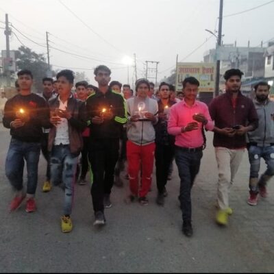बरेली-रामभक्त रिंकू शर्मा की निर्मम हत्या के विरोध में कैंडल मार्च