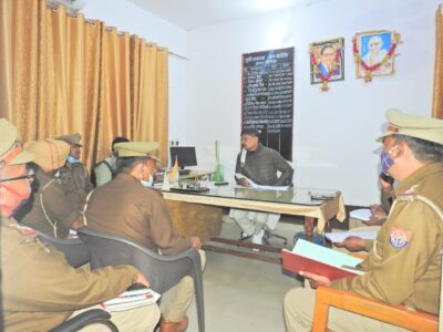 पीलीभीत: पुलिस अधीक्षक महोदय द्वारा थाना माधोटांडा पर किया गया अर्दली रूम निरीक्षण।