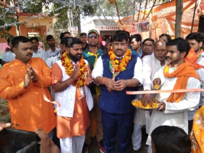 बरेली - मझगवां में रविवार से सात दिवसीय श्रीमद् भागवत कथा का डाँक्टर जीराज ने फीता काटकर किया शुभारंभ।