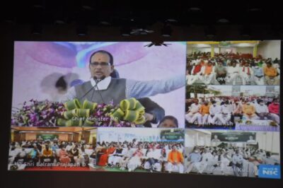 उमरिया: प्रदेश के मुख्यमंत्री श्री चौहान ने प्रदेश के 20 लाख किसानो को 400 करोड़ रूपये सिंगल क्लिक के माध्यम से किया गया हस्तांरित