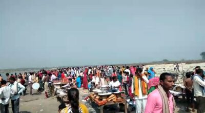 बरेली  -  सिरौली की रामगंगा घाट पर माघ पूर्णिमा पर श्रद्धालुओं की लगी कतार