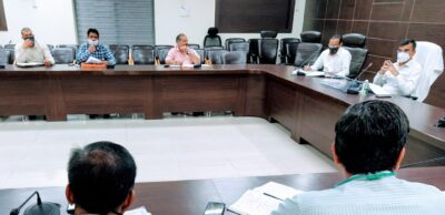 प्रयागराज - मण्डलायुक्त ने मण्डलीय गेहूं खरीद की तैयारियों की समीक्षा की