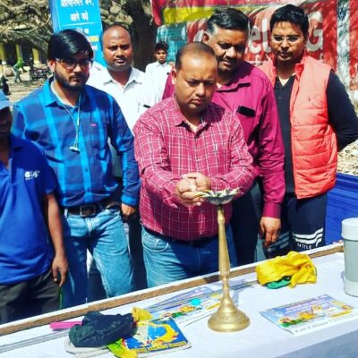 बरेली - समाजसेवी ओमेंद्र सिंह चौहान ने की बजाज थ्री व्हीलर प्रचार अभियान की शुरुआत।