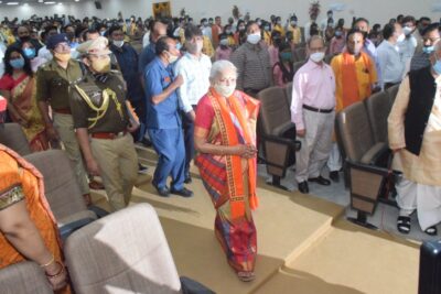 प्रयागराज:04 मार्च 2021 को मा0 राज्यपाल महोदया श्री मती आनन्दी बेन पटेल राजर्षि टंडन मुक्त विश्वविद्यालय के पंद्रहवे दीक्षांत समारोह में दीप प्रज्ज्वलित कर कार्य क्रम का किया शुभारम्भ,