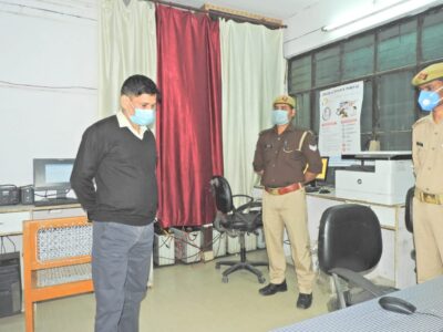पीलीभीत: पुलिस अधीक्षक ने थाना माधोटांडा पर किया अर्दली रूम, लम्बित विवेचनाओं के शीघ्र निस्तारण के दिये निर्देश।
