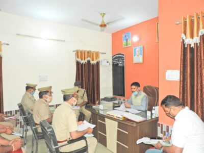 पुलिस : अधीक्षक जय प्रकाश के दुआरा थाना सेहरामऊ उत्तरी का किया निरीक्षण