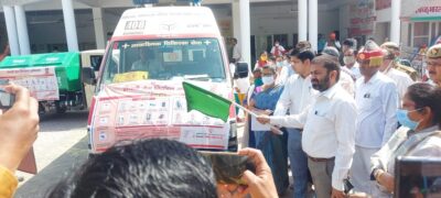 फर्रुखाबाद: संचारी रोगों के प्रति जागरूकता के लिए जिलाधिकारी ने झंडी दिखाकर रवाना की वाहन रैली