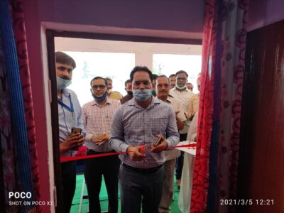मैनपुरी : ज़िला बेसिक शिक्षा अधिकारी ने किया उच्च प्राथमिक विद्यालय ( 1-8 )   सिरौलिया में हुआ स्मार्ट क्लास ( प्रोजेक्टर ) एवं कम्प्यूटर लैब का शुभारंभ