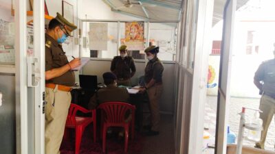 वाराणसी: डीआईजी/एसएसपी अमित पाठक पहुँचे थाना सिगरा, किया थाने का निरीक्षण