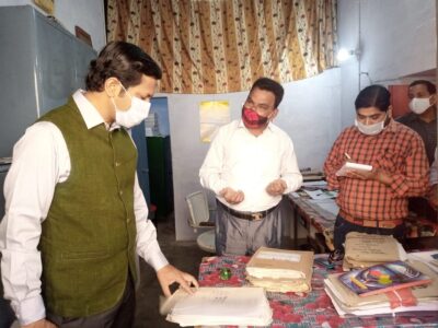 पीलीभीत: जिलाधिकारी द्वारा जिला पूर्ति कार्यालय का किया गया औचक निरीक्षण।