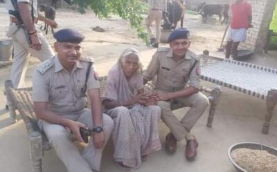 मैनपुरी: भारत और चाइना युद्ध में शहीद हुए जवान की पत्नी से सीओ अमर बहादुर ने की मुलाकात
