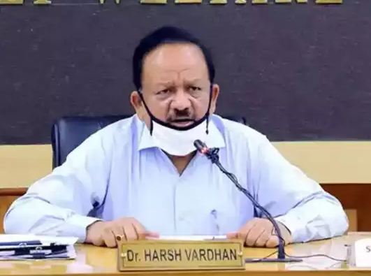 केंद्रीय स्वास्थ्य मंत्री ने केंद्र की कोविड-19 टीकाकरण की नीति पर हो रही आलोचना का दिया जवाब
