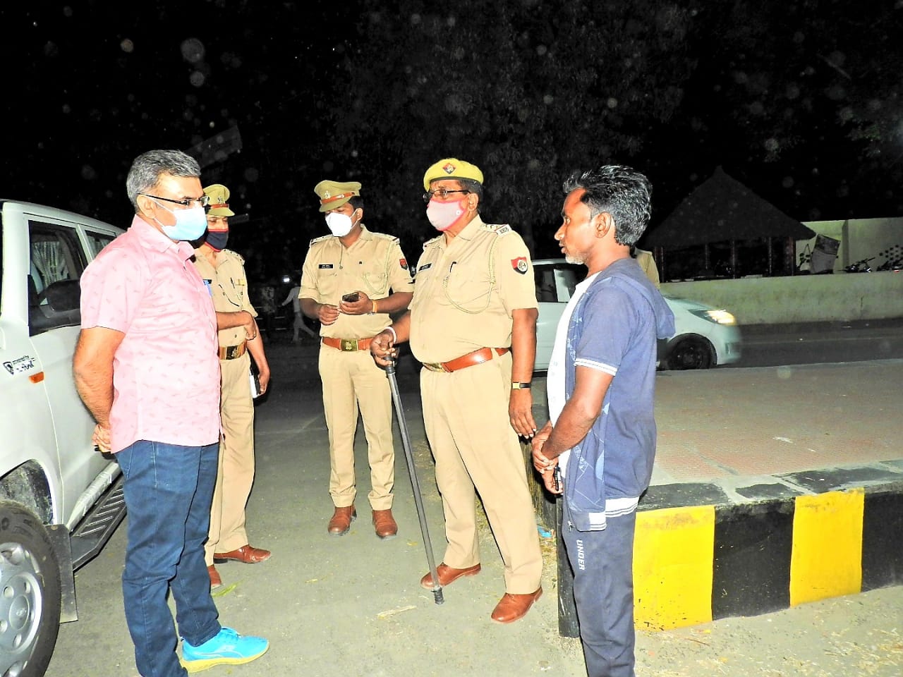 पीलीभीत : पुलिस अधीक्षक द्वारा सुरक्षा/ शांति व्यवस्था के दृष्टिगत पीलीभीत शहर क्षेत्र में किया भ्रमण ।