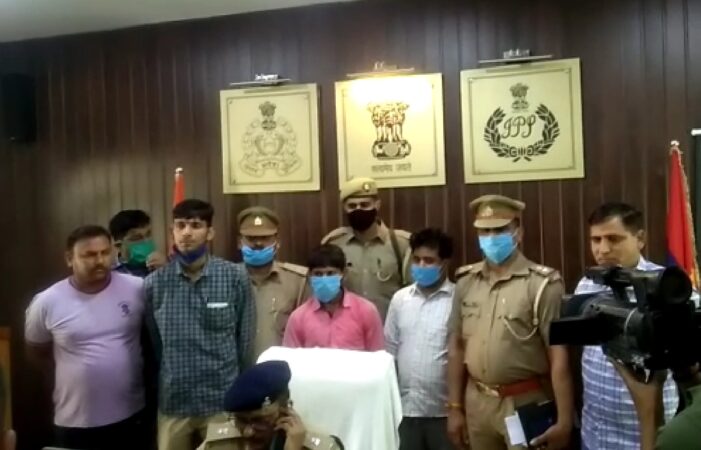फर्रुखाबाद: पुलिस ने चैन व मोबाइल लुटेरा को माल सहित किया गिरफ्तार