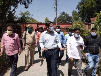 पीलीभीत : बिना मास्क के न वितरित किया जाये डीजल व पेट्रोल-जिलाधिकारी