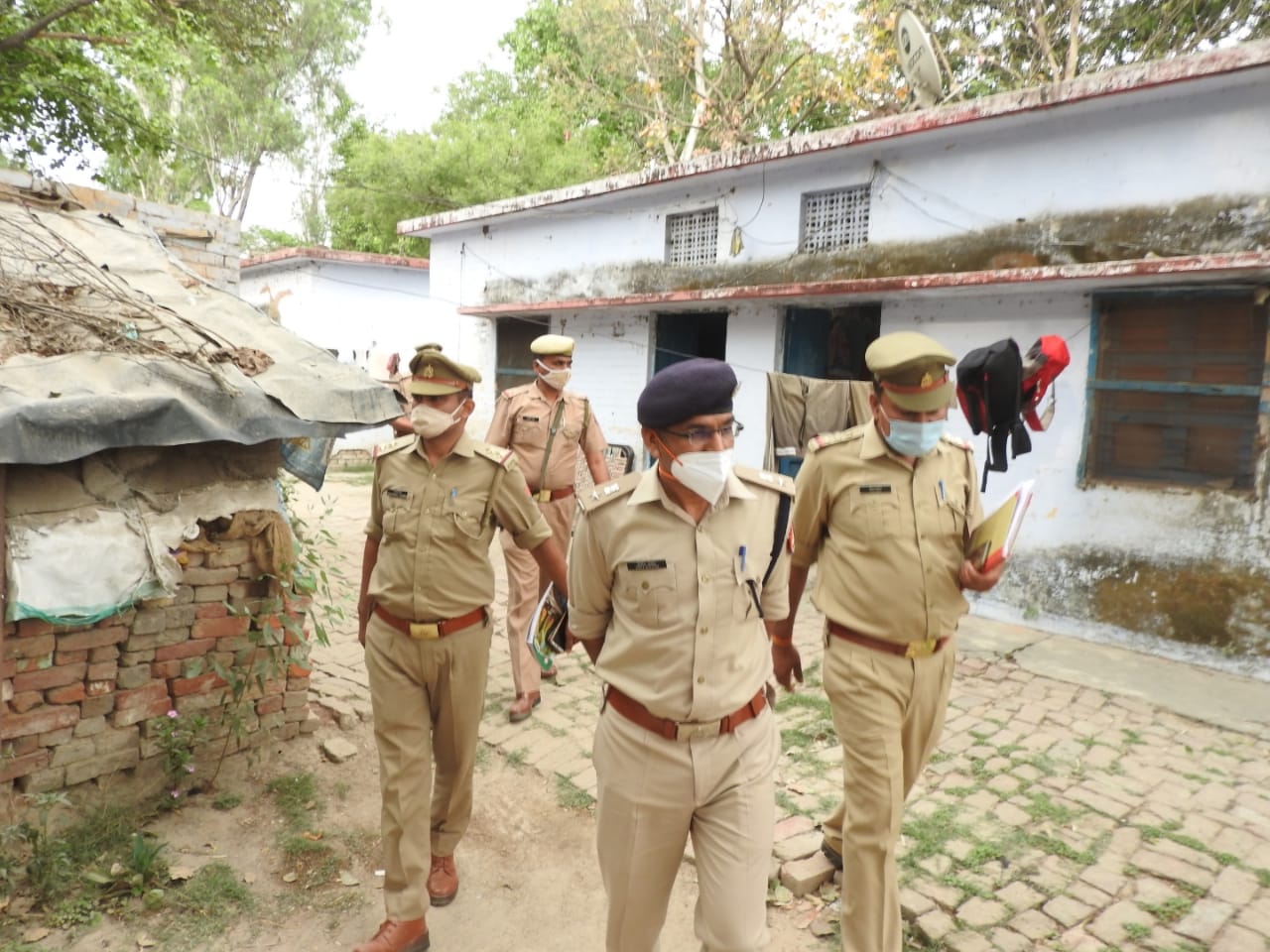 पीलीभीत: पुलिस अधीक्षक पीलीभीत श्री किरीट सिंह राठौर ने थाना दियोरिया कला, बिलसंडा, बीसलपुर, बरखेड़ा एवं चौकी जिरोनिया का किया गया आकस्मिक निरीक्षण।