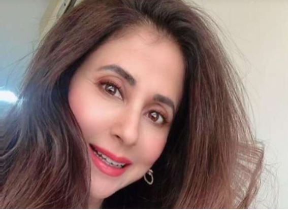 बढ़ते कोविड को देखते हुए उर्मिला मातोंडकर की लोगों से अपील, बोलीं- 'घर पर रहिए'