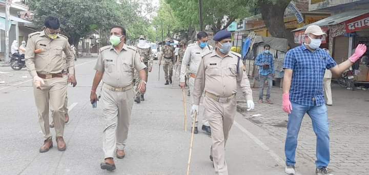 इटावा: भरथना में  लॉकडाउन का पालन किया गया
