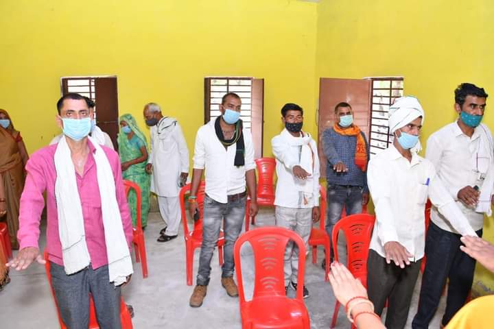 इटावा: विकासखंड भरथना में ग्राम पंचायत प्रधानों को दिलाई शपथ