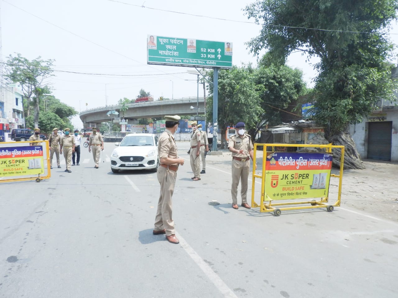 पीलीभीत : पुलिस अधीक्षक श्री किरीट सिंह राठौर महोदय ने शहर में भ्रमण कर लॉकडाउन की स्थिति का जायजा लिया।