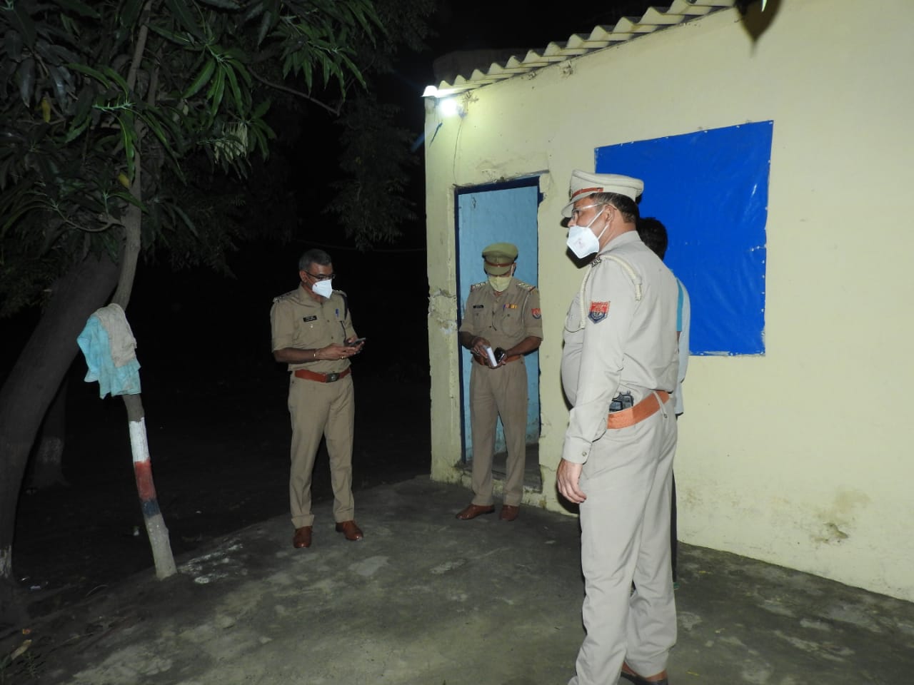 पीलीभीत :पुलिस अधीक्षक पीलीभीत श्री किरीट सिंह राठौर महोदय द्वारा थाना पूरनपुर की चौकी घुंघचियाही, बलरामपुर, हरिपुर रेंज व थाना हजारा की चौकी चंदिया हजारा का किया गया आकस्मिक निरीक्षण।