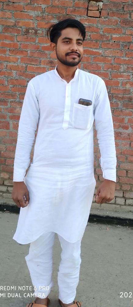 बरेली - सभी युवा से अपील अवश्य लगवाऐ वैक्सीन का टीका -समाजसेवी तस्लीम मिर्जा।