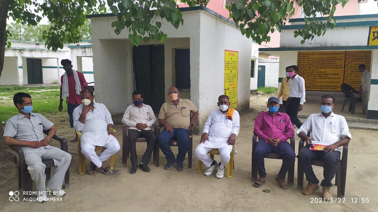 पीलीभीत: पूरनपुर भाजपा के सेवा ही संगठन कार्यक्रम के तहत विधायक के निर्देशन में चल रहा आयोजन।