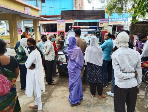 सीतापुर: अपनी ससुराल निमंत्रण पर आए व्यक्ति का नरसिंघौली रोड पर पड़ा मिला शव