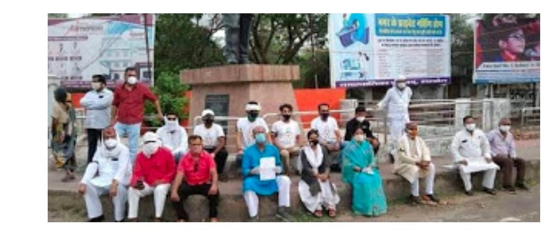 शहडोल-कमलनाथ जी के विरुद्ध हुए एफआईआर के विरोध में हाथ में काली पट्टी बांध कर जताया विरोध