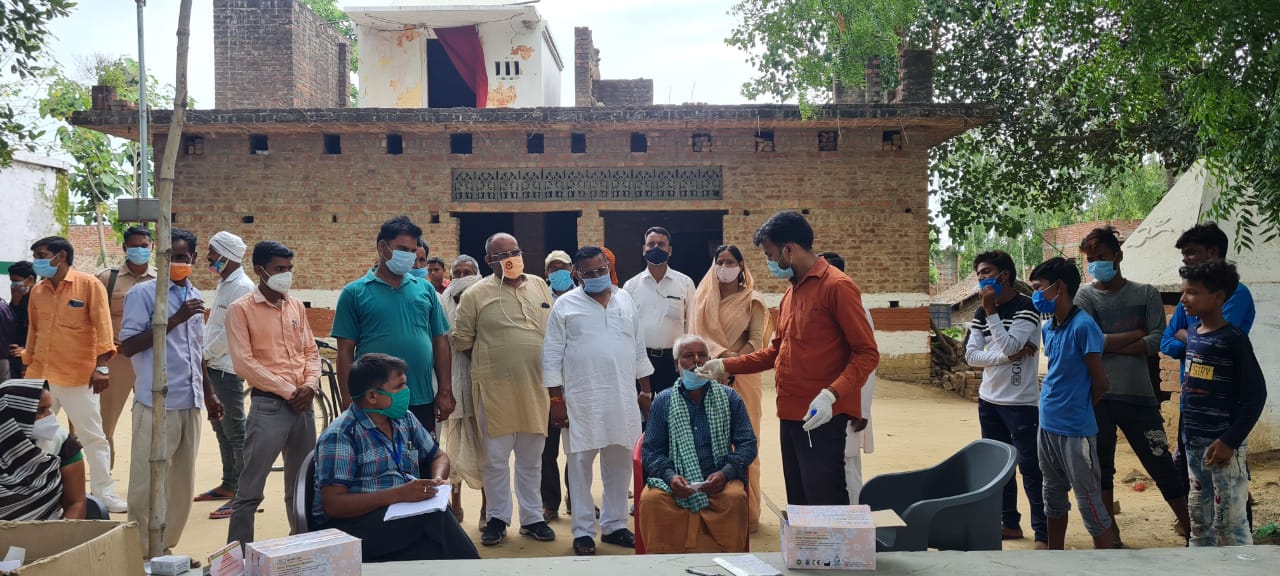पीलीभीत :पूरनपुर 94 गांवों में जागरूक कर कोविड की जांच कराई व बटवाई दवाइयां।