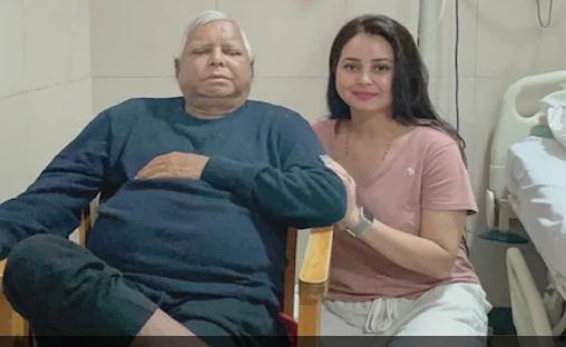 लालू यादव की रिहाई के लिए रोजा रखनेवाली बेटी रोहिणी की राजनीति में होगी एंट्री