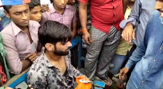 कुशीनगर :  एटीएम बदल कर पैसा निकालने वाले दो युवक किये गए गिरफ्तार