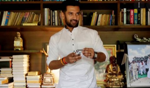 औरंगाबाद: चिराग गुट के लोजपा कार्यकर्ताओं ने किया प्रदर्शन, पशुपति पारस का जलाया पुतला, जमकर की नारेबाजी