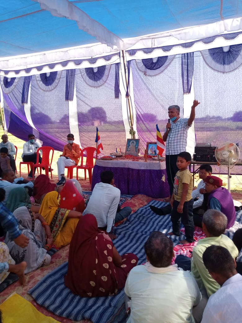 जौनपुर/सिरकोनी:प्रजापति परिवार ने मृत्यु भोज का बहिष्कार कर, बुजुर्गों को भेंट किया अंगवस्त्र