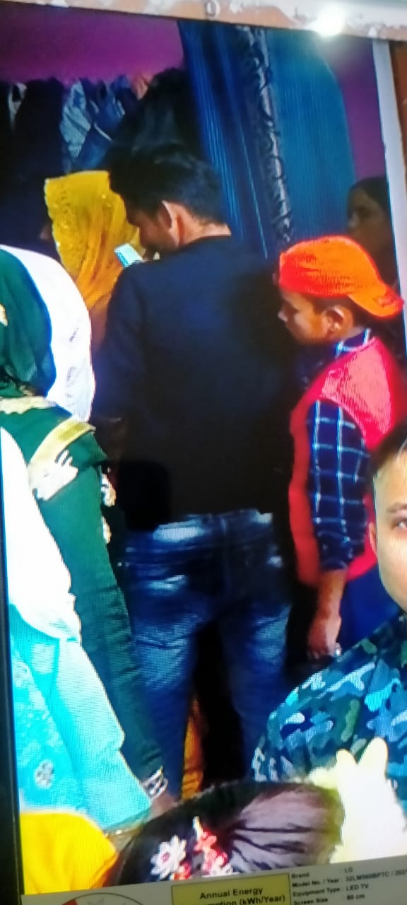 बरेली-दूल्हे के शेहरा ले भागा चोर