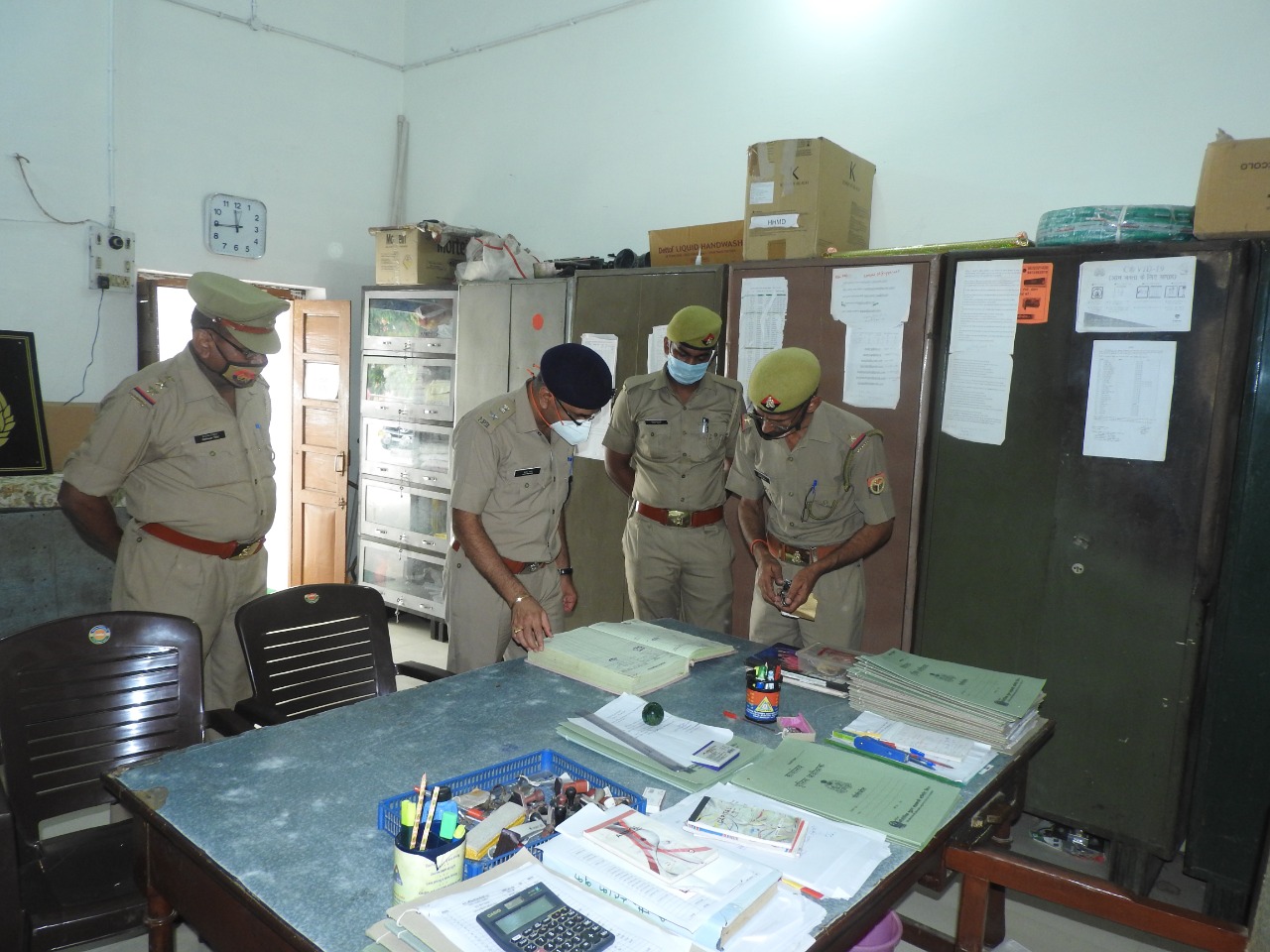 पीलीभीत : पुलिस अधीक्षक द्वारा रिजर्व पुलिस लाइन का आकस्मिक निरीक्षण किया गया तथा सम्बन्धित को आवश्यक दिशा निर्देश दिए गये।