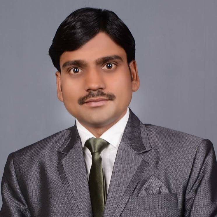 बरेली - दिवंगत शिक्षकों की मदद कर मानवता की मिशाल पेश कर रही टीचर्स सेल्फ केअर टीम।