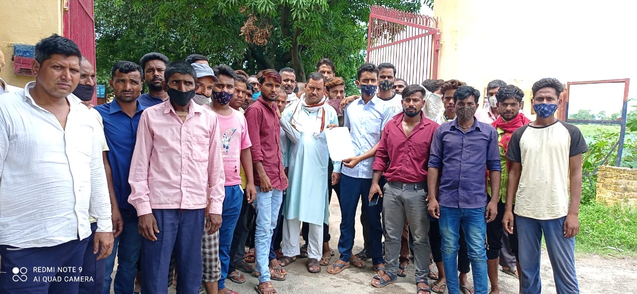 बरेली - पशु चिकित्सा संघ ने मेनका गांधी के व्यवहार की निंदा की।