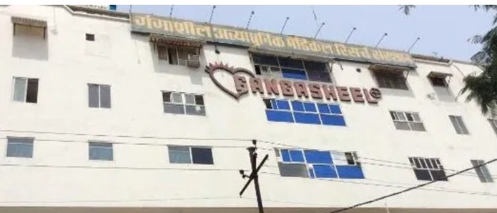 बरेली-कन्फैक्शनर ने अस्पताल की छत से बेटे संग लगाई छलांग,मौत