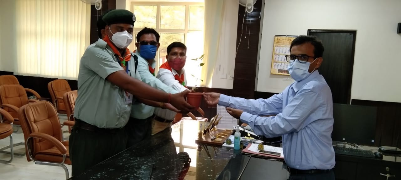 एटा :जिलाधिकारी अंकित कुमार अग्रवाल ने हिंदुस्तान स्काउट्स एंड गाइड्स एसोसिएशन उत्तर प्रदेश की मुहिम को सराहा