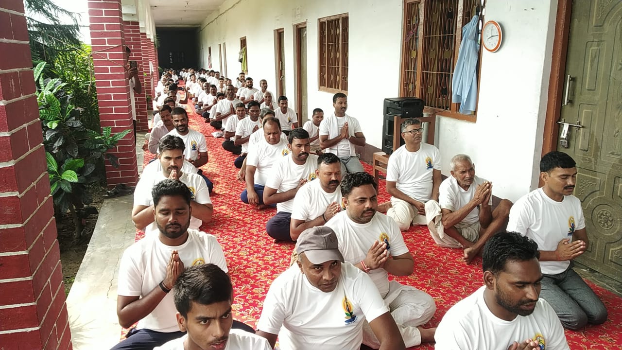 गाजीपुर: एम.एन. बालिका महाविद्यालय सरदरपुर मेँ योग दिवस का कार्यक्रम सम्पन्न