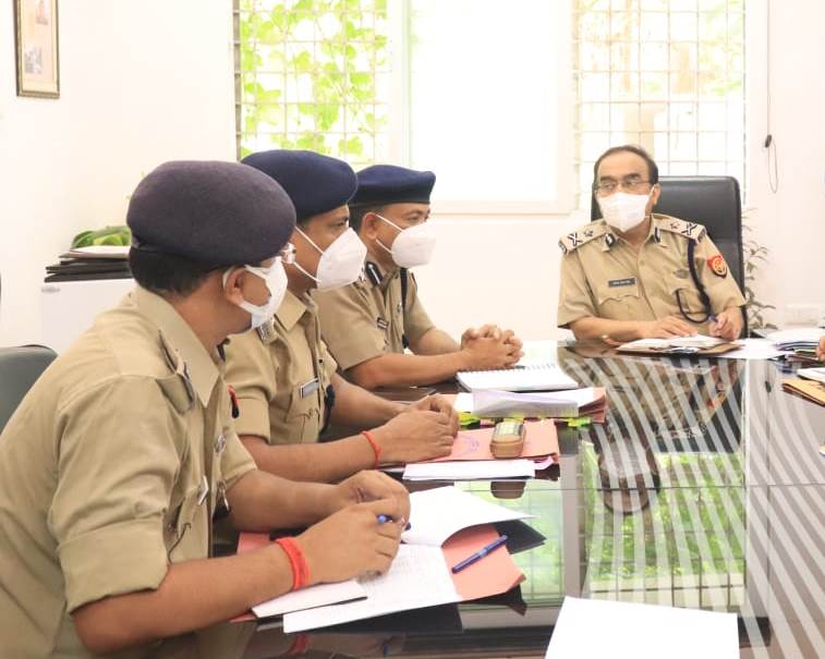 प्रयागराज : IGRS निस्तारण, ऐंटी रोमियो स्कवाड इत्यादि के संबंध में समीक्षा गोष्ठी का आयोजन,